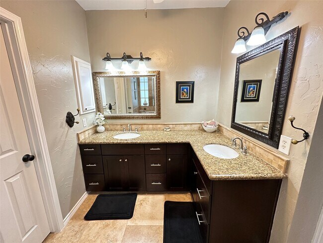 Building Photo - 7002 Greatwood Trails Ct