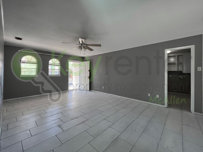 Building Photo - Beautiful 3bed/1.5 bath home in Edinburg!