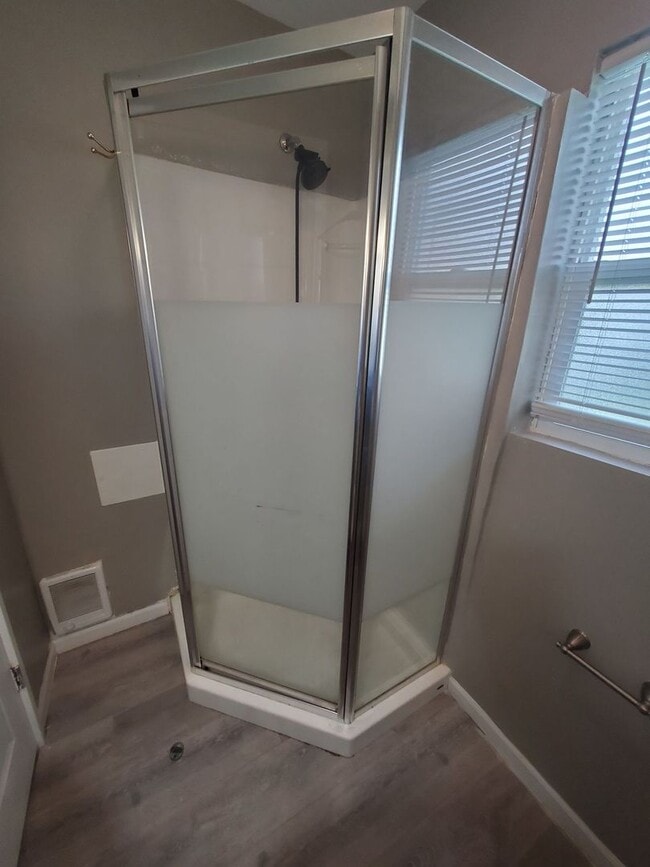 Building Photo - 1 Bedroom Single Family