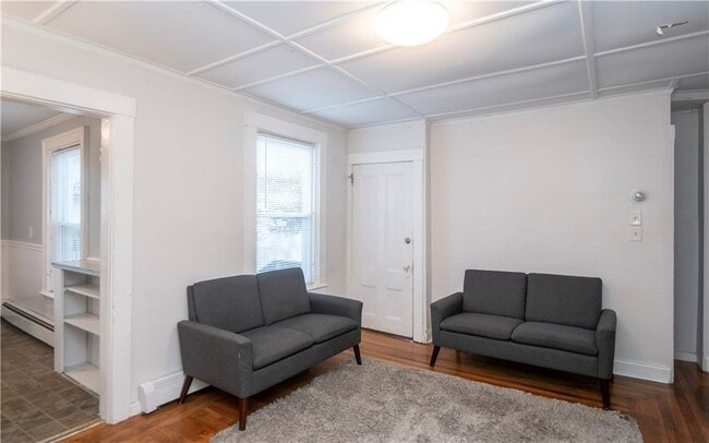 Building Photo - 11 Young St