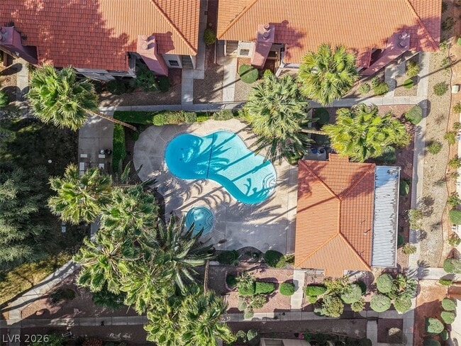 Building Photo - 5576 W Rochelle Ave.