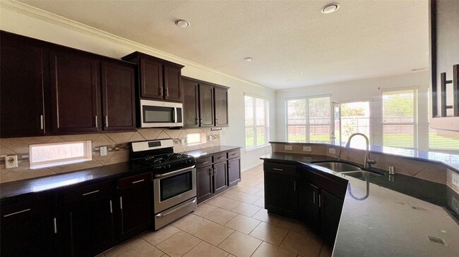 Building Photo - 10831 Wall Fern Way