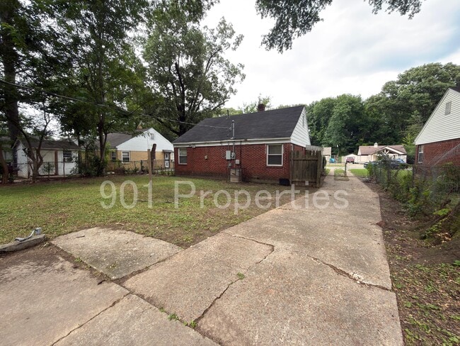 Building Photo - 981 Chatwood St