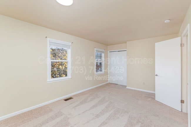 Building Photo - 14447 Cool Oak Ln