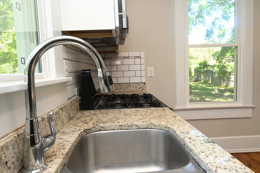 Building Photo - 309 Dargan Pl SW