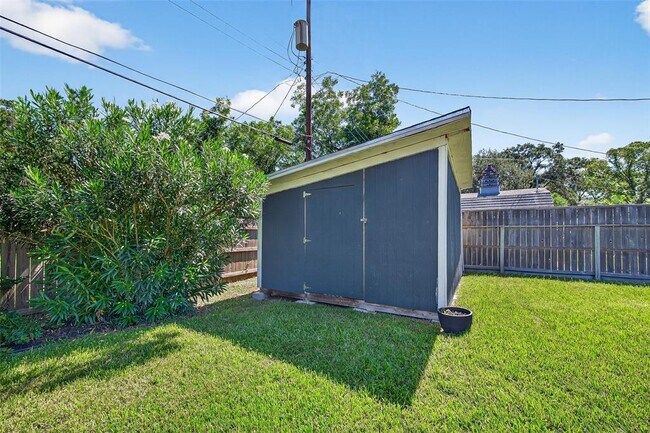 Building Photo - 4318 De Milo Dr