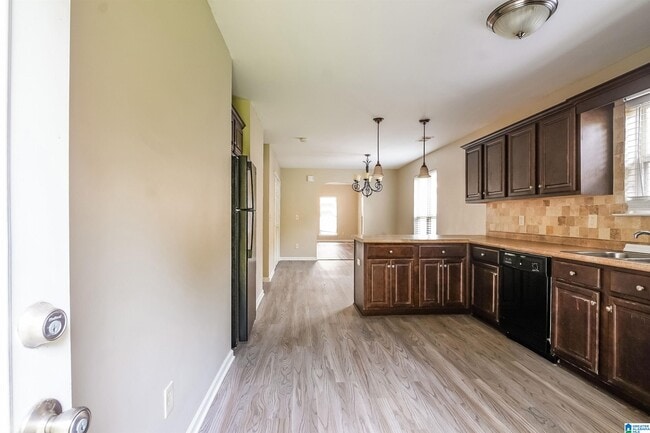 Building Photo - 568 Fox Run Cir