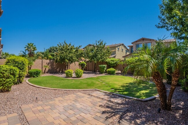 Building Photo - Move In Ready! Three Bedrooms - Beautiful ...