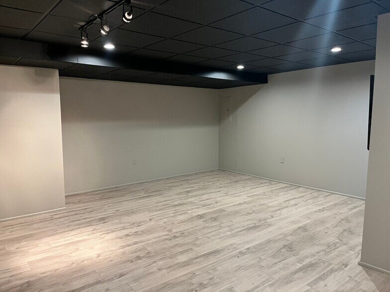 Building Photo - 4455 Park Place Dr