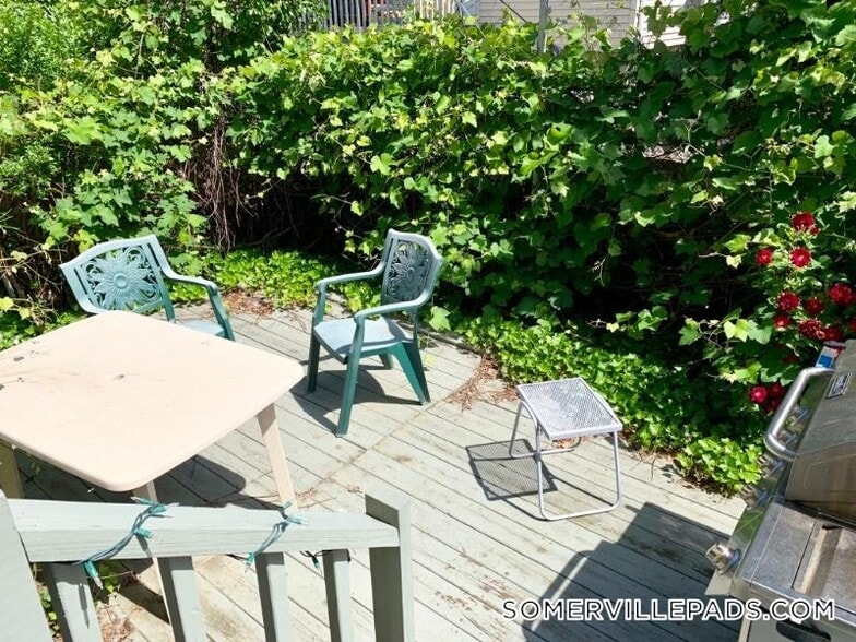 Building Photo - 27 Fairfax St