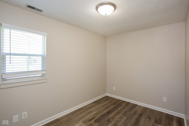 Building Photo - 9033 E 12th St