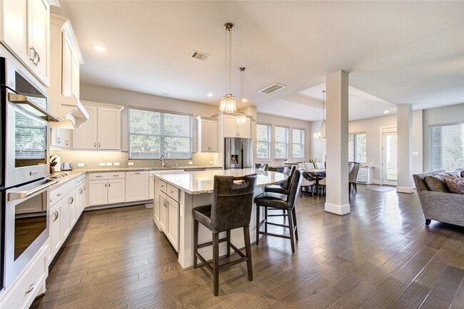 Building Photo - 2403 Juniper Bnd