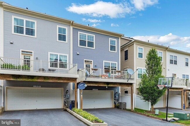 Building Photo - 11882 Country Squire Way
