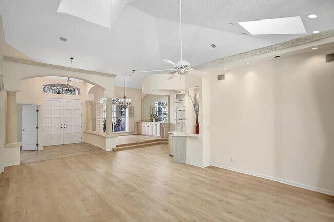 Building Photo - 9119 Baybury Ln