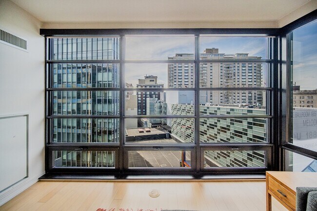 Building Photo - 580 Washington St