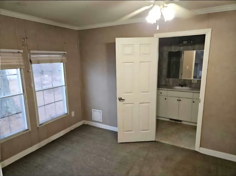 Building Photo - 410 Brown St