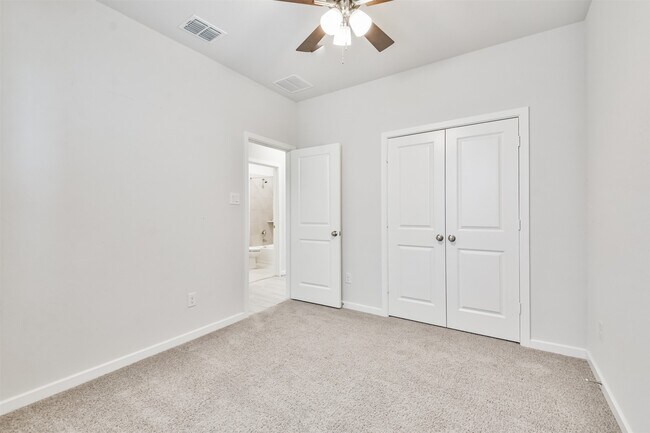 Building Photo - 9123 Eskesen Dr