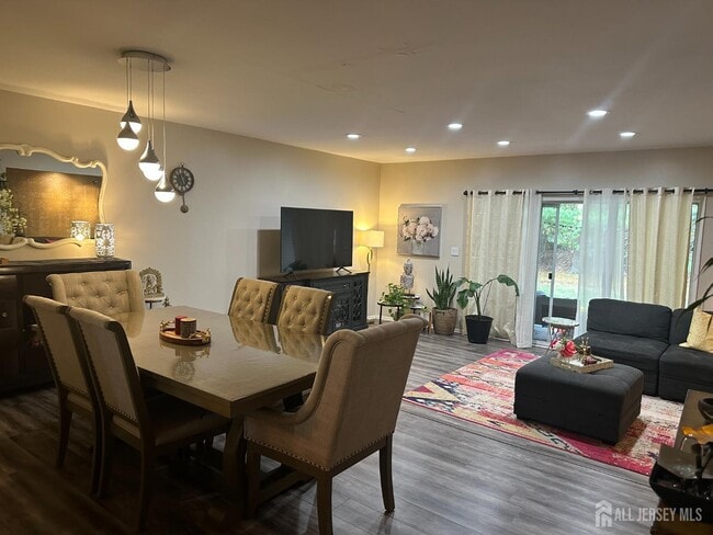 Building Photo - 10 Albury Way