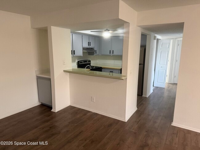 Building Photo - 975 Sonesta Ave NE