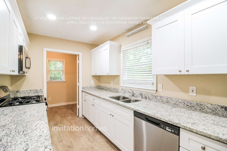 Building Photo - 321 Sherwood Cir SE