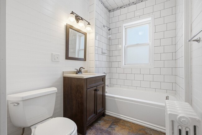 Building Photo - 5 Franconia St