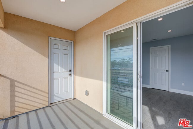 Building Photo - 355 Panama Ave