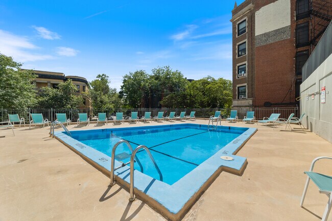 Building Photo - 345 W Fullerton Pkwy