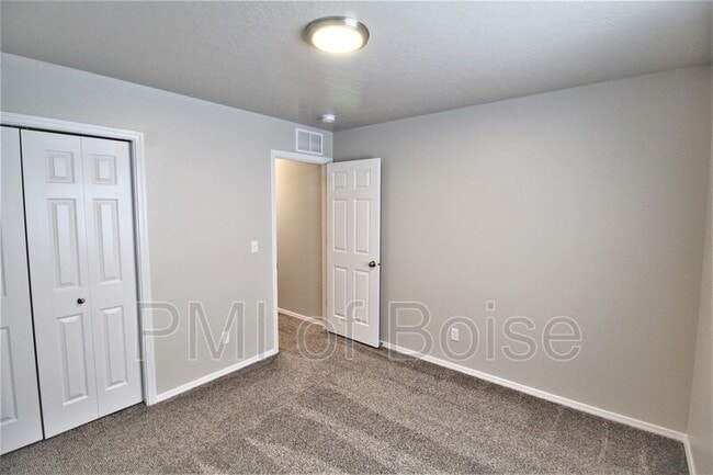 Building Photo - 973 S Rangipo Ave