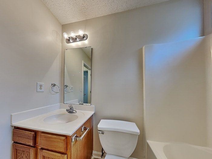 Building Photo - 2920 Westwinds Ct