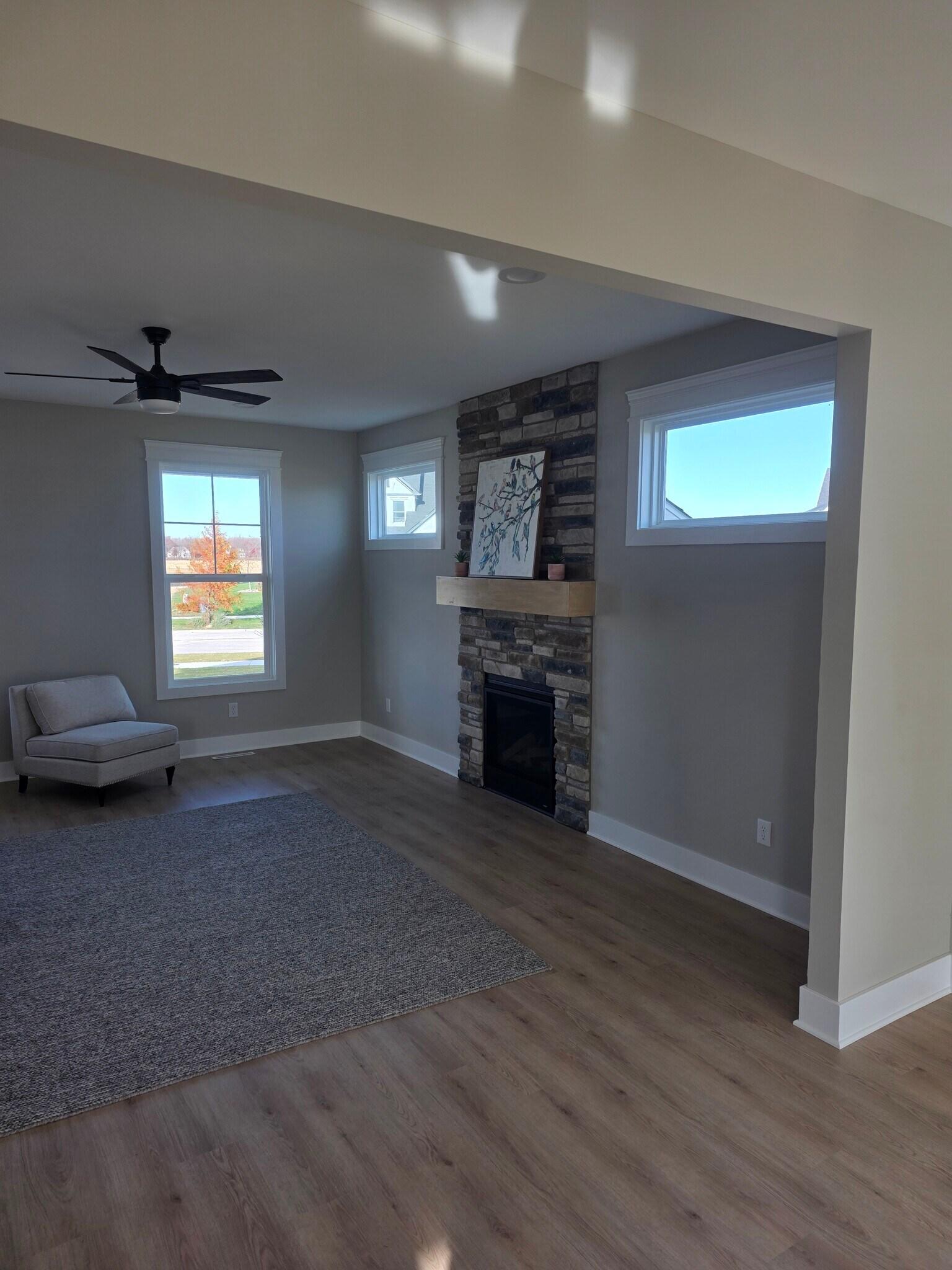 Building Photo - 9425 Newbury Ln