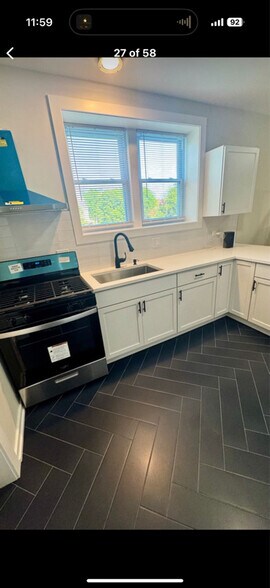 Primary Photo - 1110 W Marquette Rd