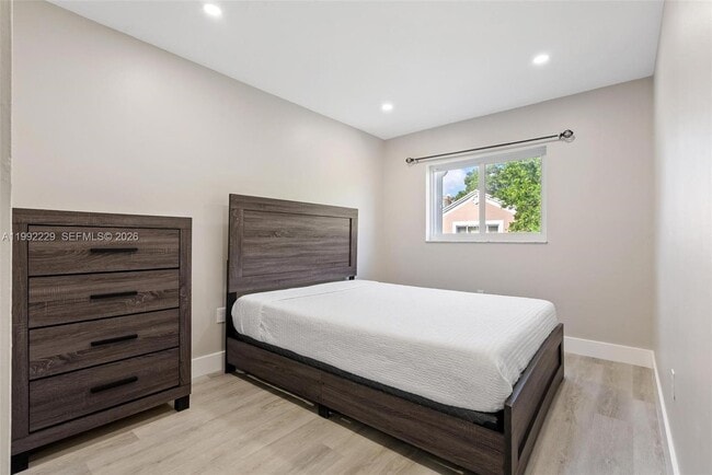 Building Photo - 1350 NW 123rd Ave