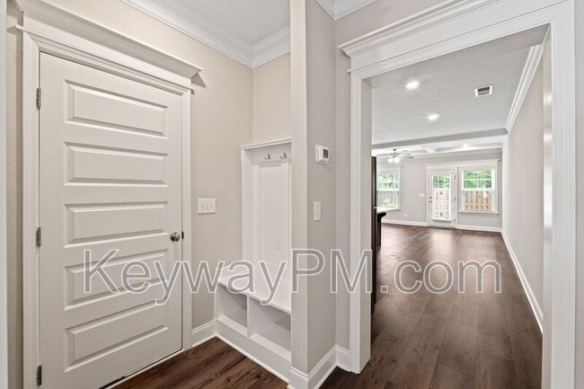 Building Photo - 4504 Chestnut Trl