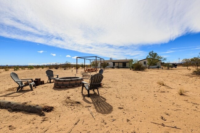 Building Photo - Beautiful 5 Bedroom 4 Bathroom with AMAZING VIEWS!!