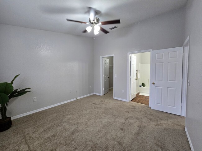 Building Photo - 837 Grand Regency Pointe