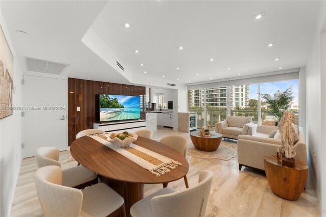Building Photo - 5900 Collins Ave