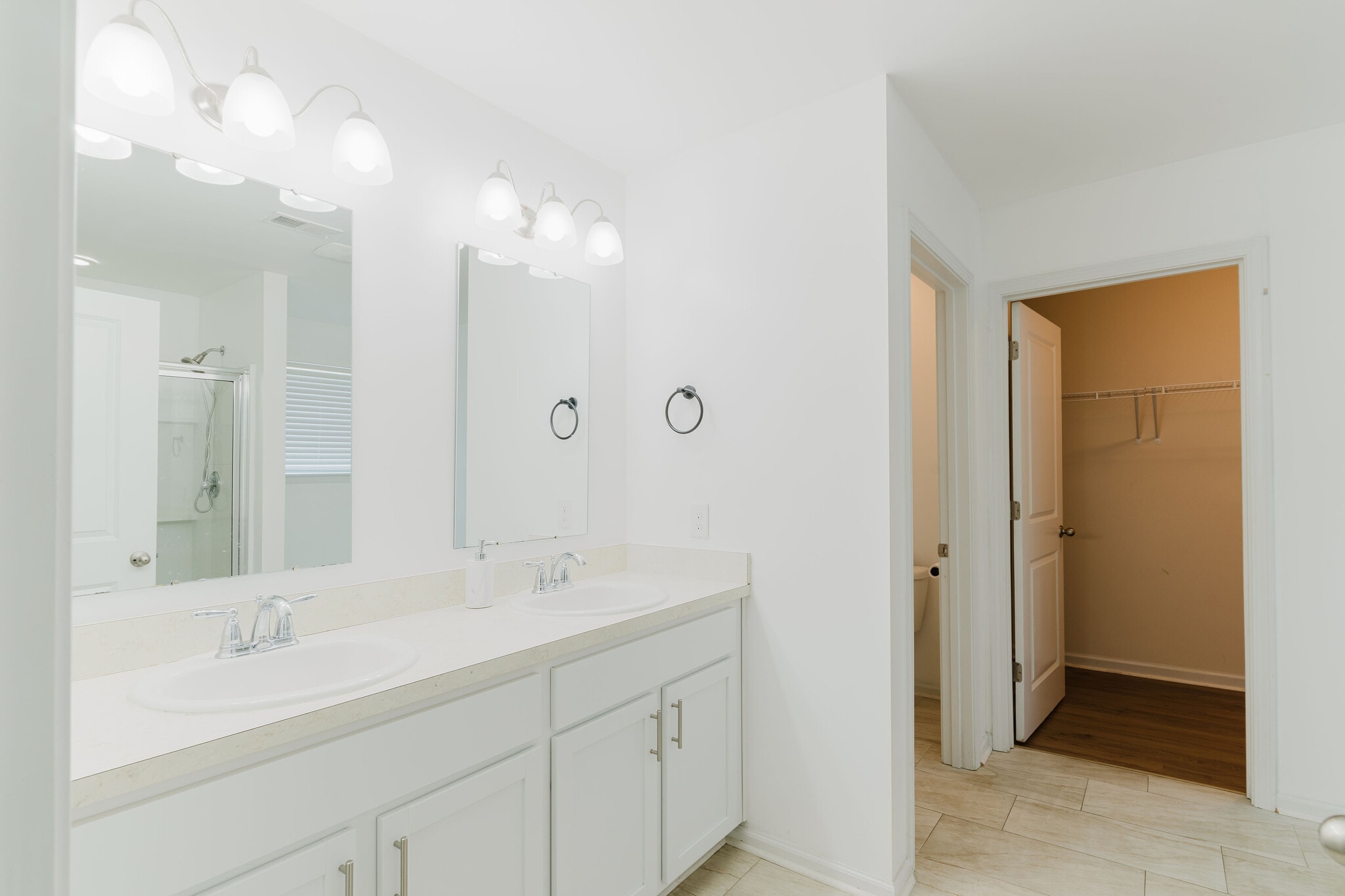 Building Photo - 204 Mascot Ct