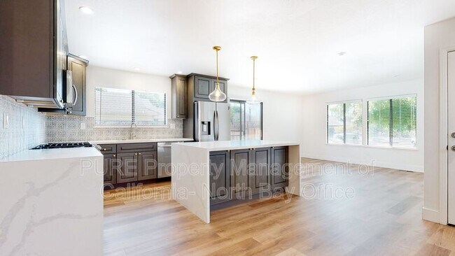 Building Photo - 811 Swift Ct