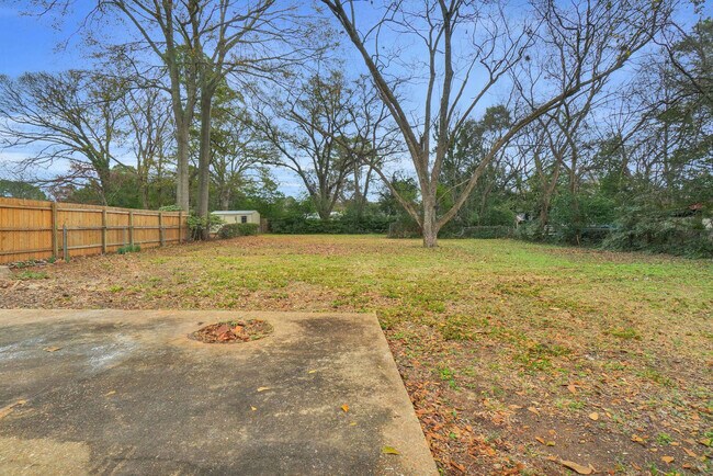 Building Photo - 610 S Georgetown Dr