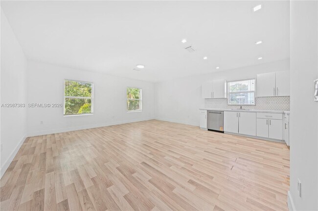 Building Photo - 1020 NW 29th Terrace