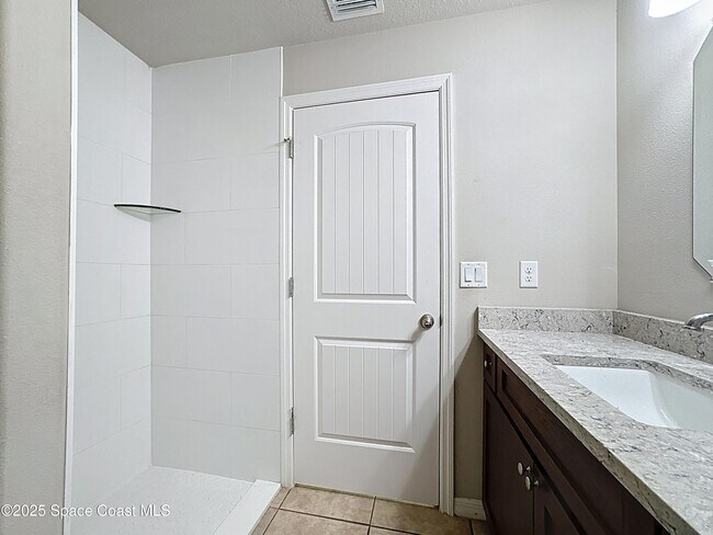 Building Photo - 218 Parker Dr
