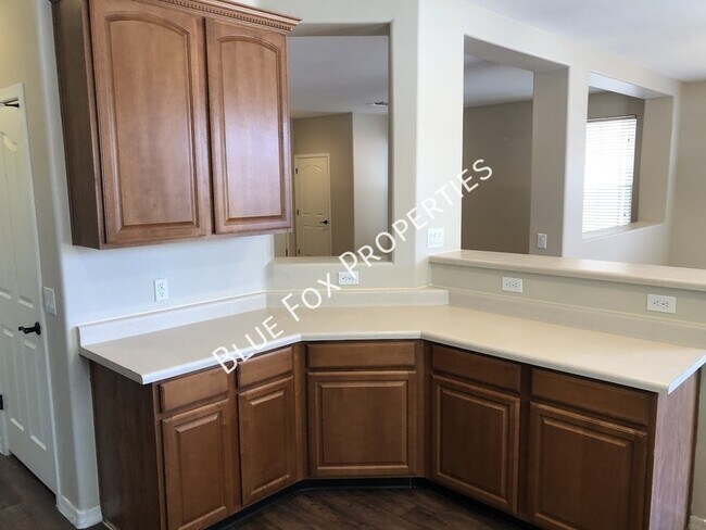 Building Photo - 4810 E Orchard Grass Dr