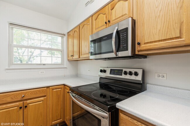 Building Photo - 3005 Max Ct