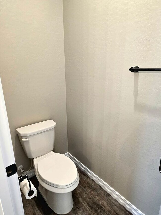 Building Photo - $300 MOVE-IN DISCOUNT - 3-BEDROOM WITH COMMUNITY POOL