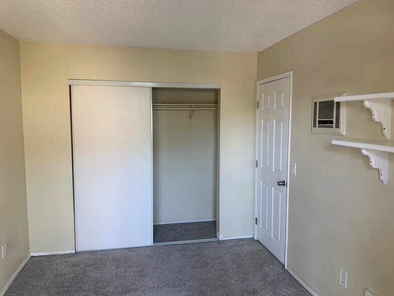Building Photo - 1127 D Ave