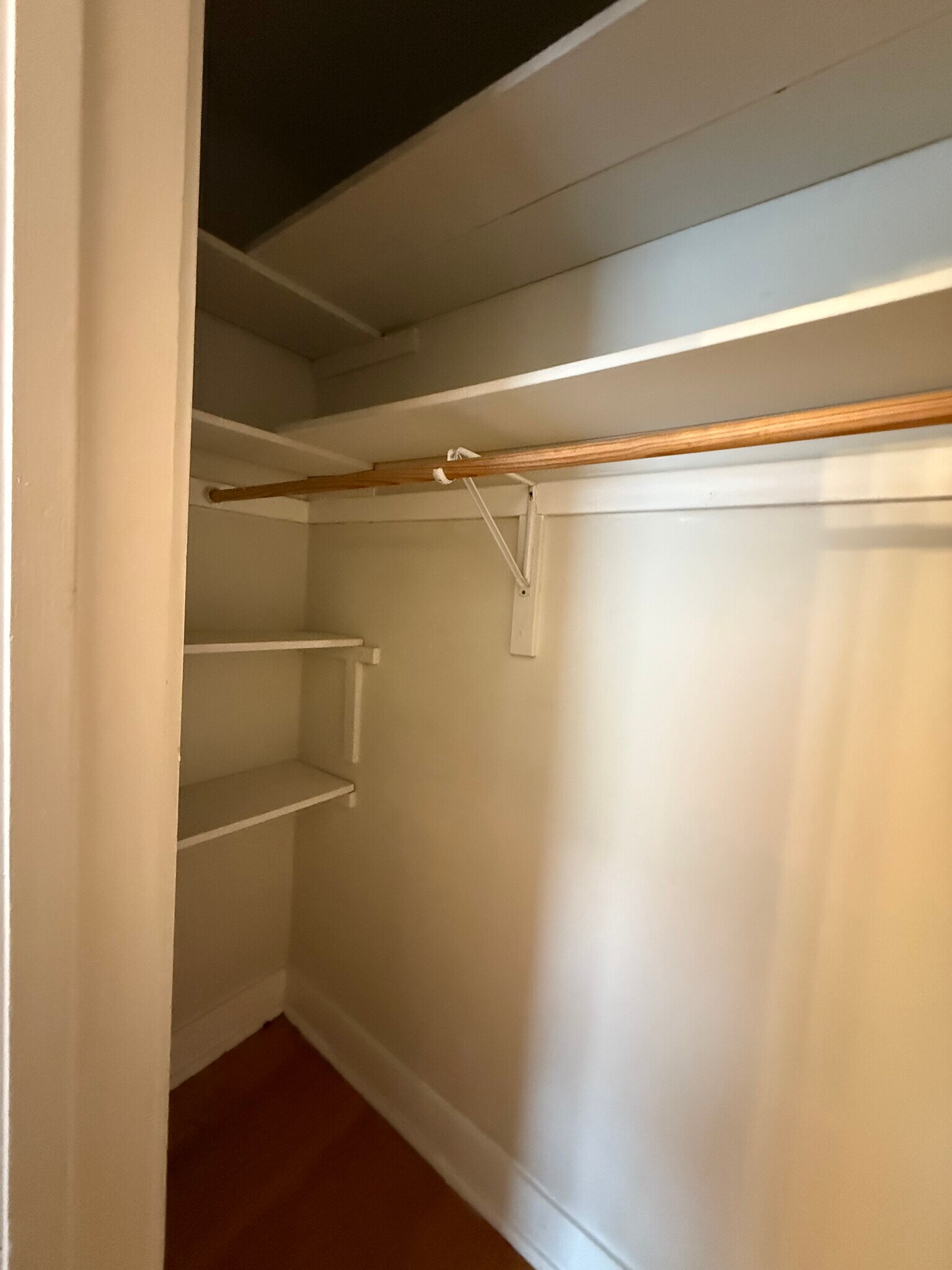 Building Photo - 5069 N Wolcott Ave