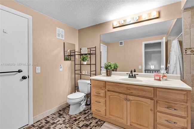 Building Photo - 1424 NW 113th Way