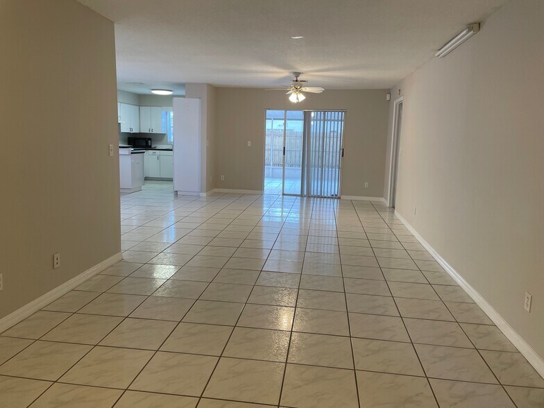 Building Photo - 3124 W Powhatan Ave