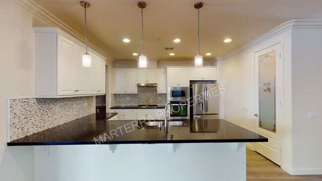 Building Photo - Beautiful 3 Bed/2.5 Bath Home in Portola S...