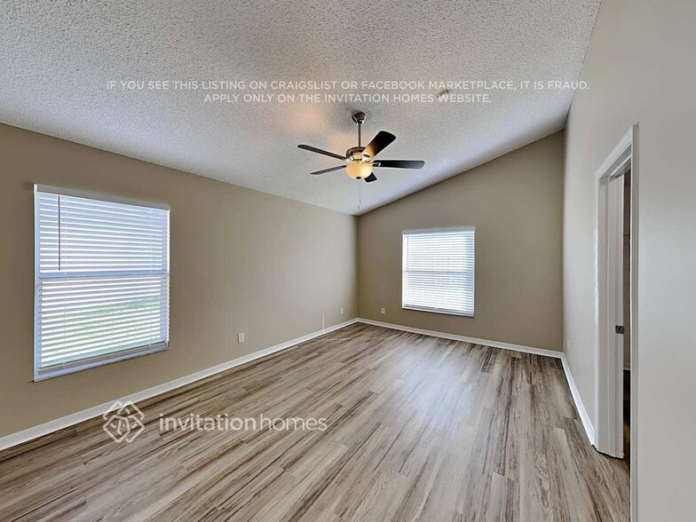 Building Photo - 13733 Hawkeye Dr